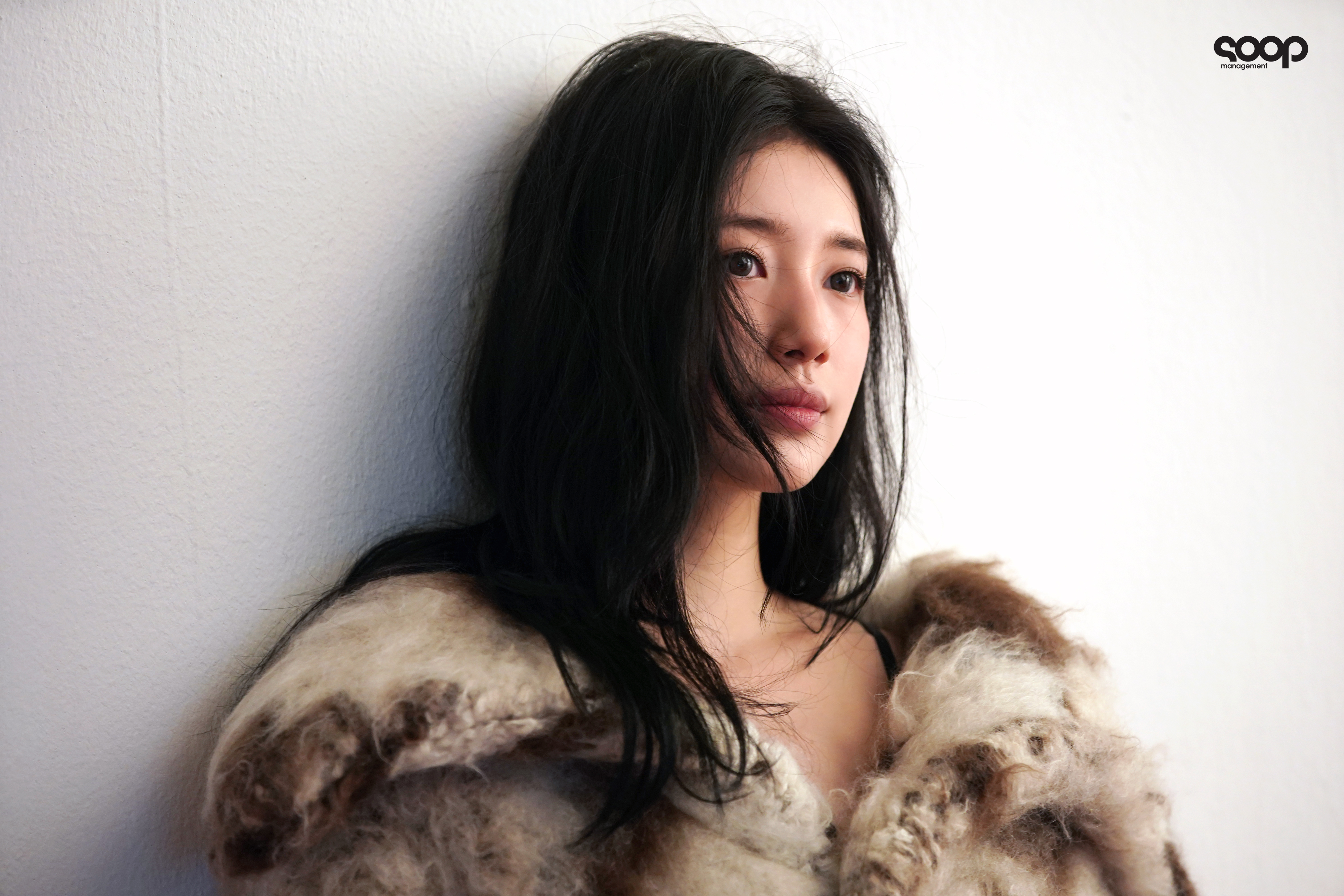 수지 셀린느 광고 비하인드 사진jpg | 인스티즈