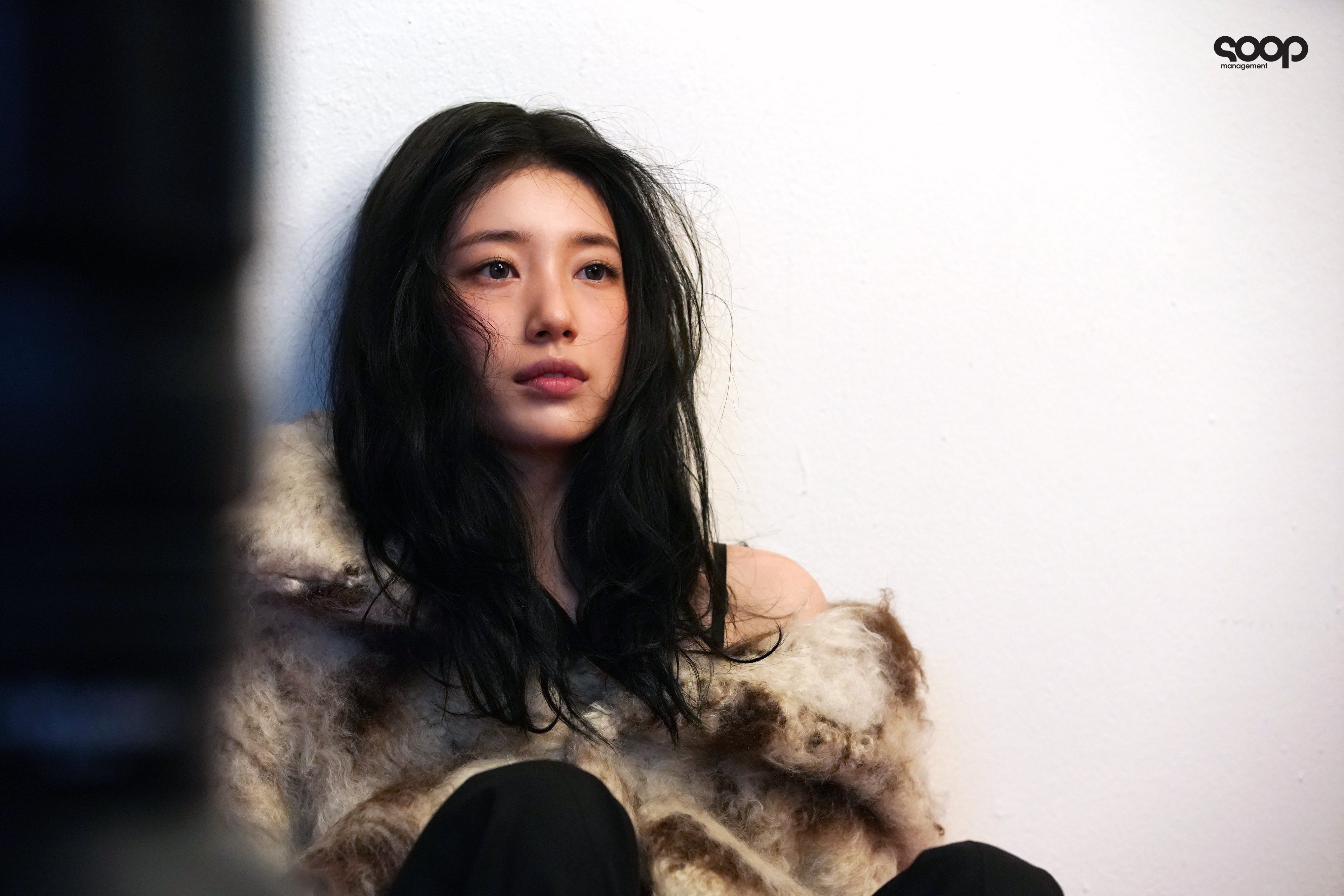 수지 셀린느 광고 비하인드 사진jpg | 인스티즈