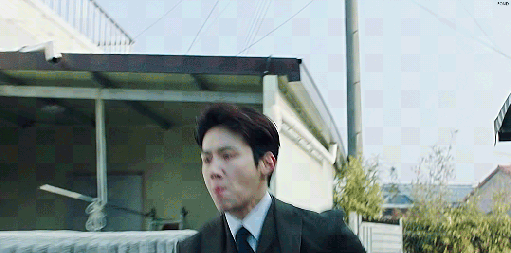 얼굴에 액션이 없는데 의외로 액션 잘한다는 배우 .gif | 인스티즈