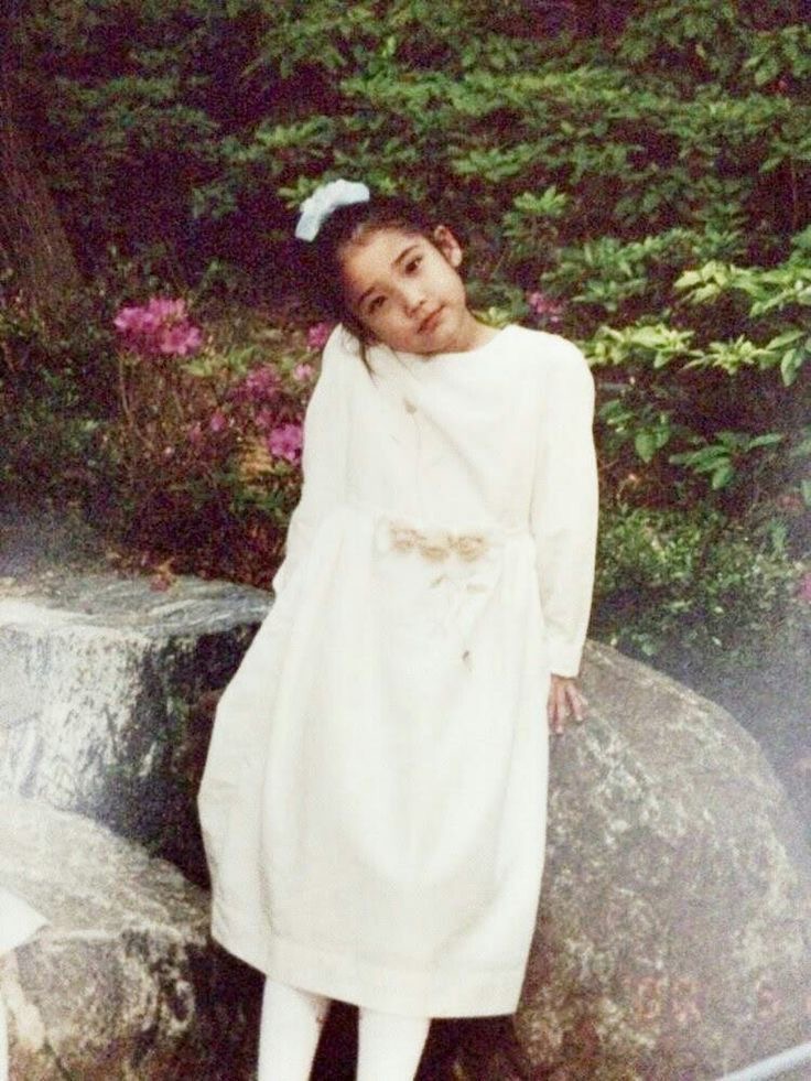 [잡담] 근데 아이유 애기때 사진 보면 옷 너무 이쁘지않음?? | 인스티즈