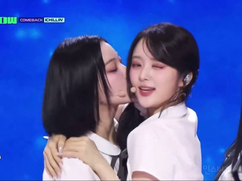 안무중에 실수해버린 아이돌 .jpg | 인스티즈