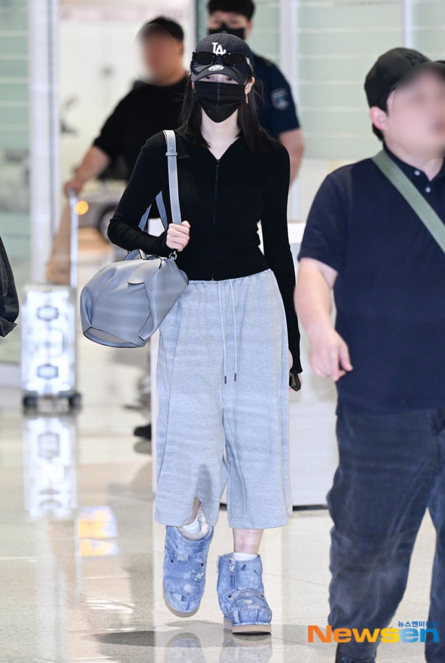 오늘자 인천공항 입국한 에스파 기사사진 jpg | 인스티즈