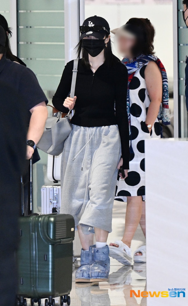 오늘자 인천공항 입국한 에스파 기사사진 jpg | 인스티즈