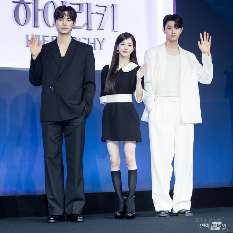 최근 같은 소속사가 된 키 190cm대 두 남배우 | 인스티즈