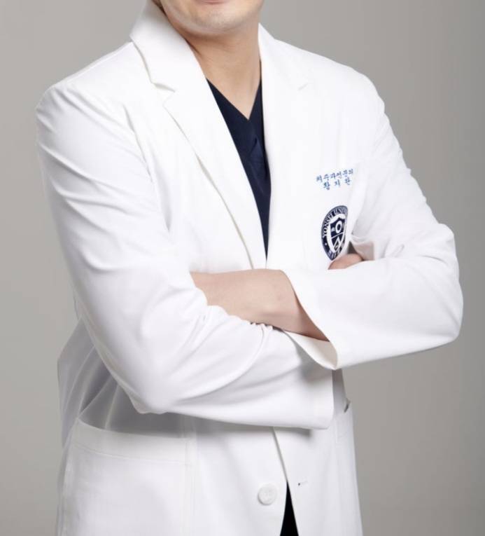 [잡담] 의사들 프로필사진 왜 이자세로 많이찍는거야? | 인스티즈
