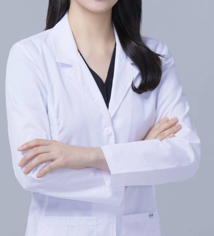 [잡담] 의사들 프로필사진 왜 이자세로 많이찍는거야? | 인스티즈