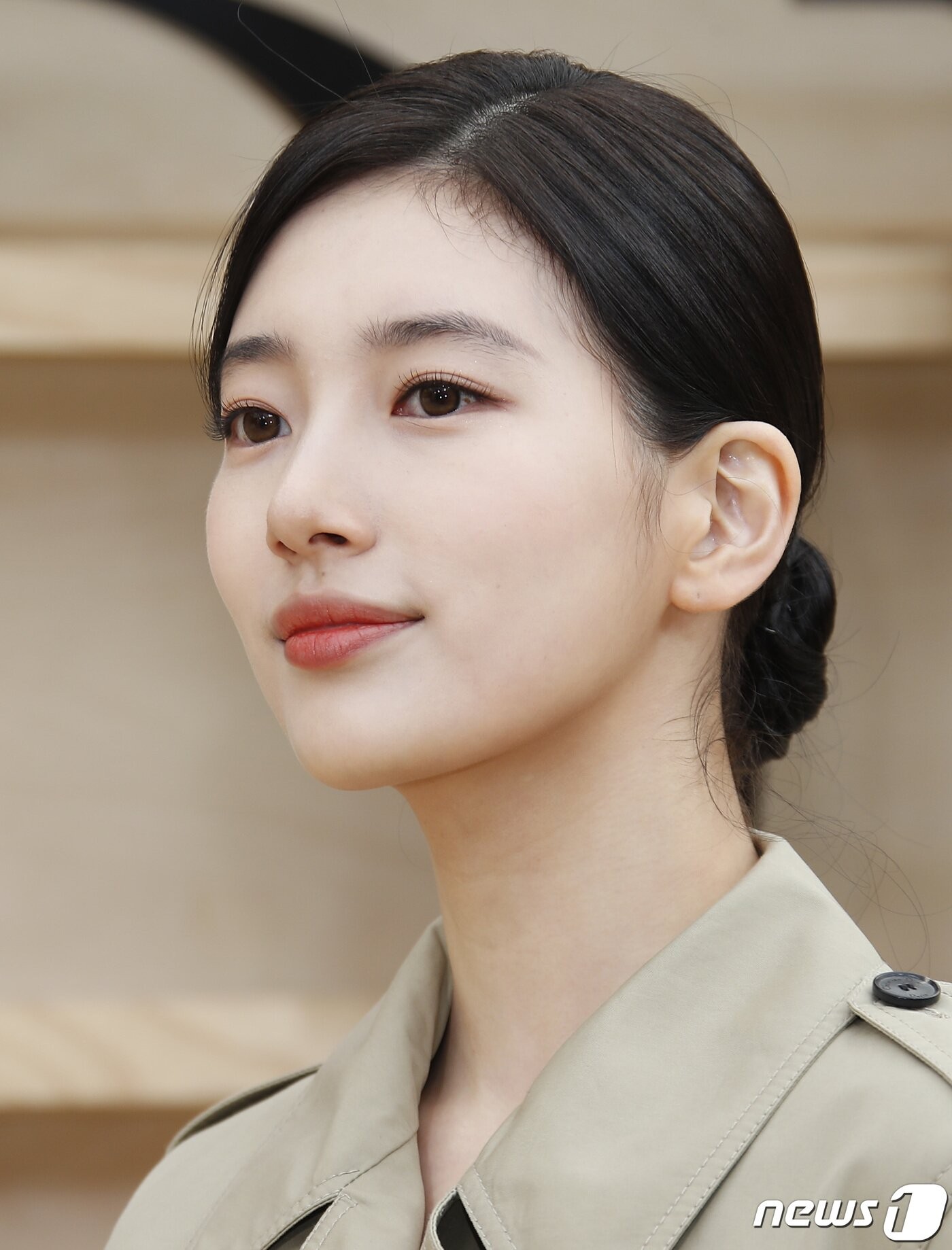 [잡담] 수지 이 짤은 신기한게 악세사리가 없는데 | 인스티즈