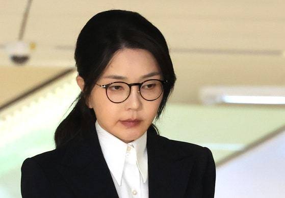 [단독] "김건희, 감시카메라 꺼둔 종묘서 황제놀이”…거미줄 청소에 냉장고 설치까지 | 인스티즈