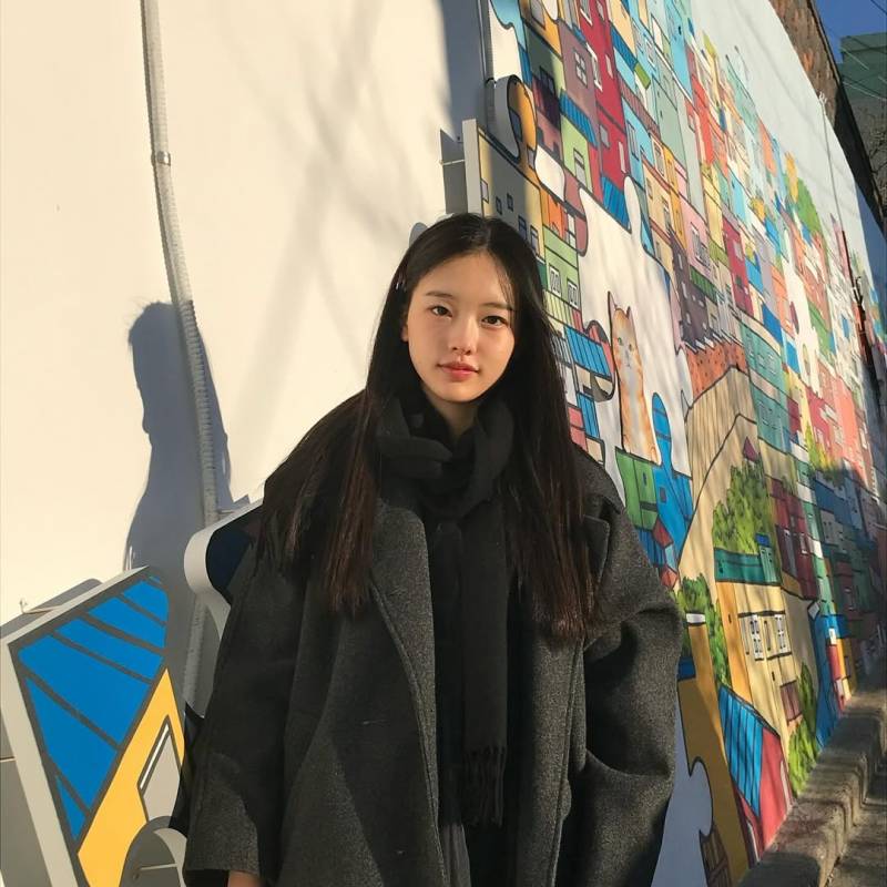 뮤비 보다가 내 맘에 너무 쏙 들어버린 여주.....gif | 인스티즈