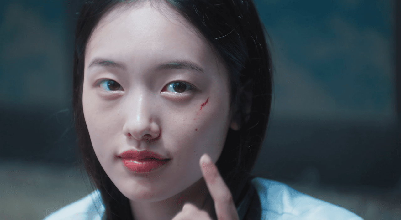 뮤비 보다가 내 맘에 너무 쏙 들어버린 여주.....gif | 인스티즈