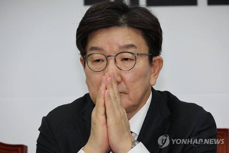 친윤 성동이의 뻔뻔함에..권성동 잡이 등장?? | 인스티즈