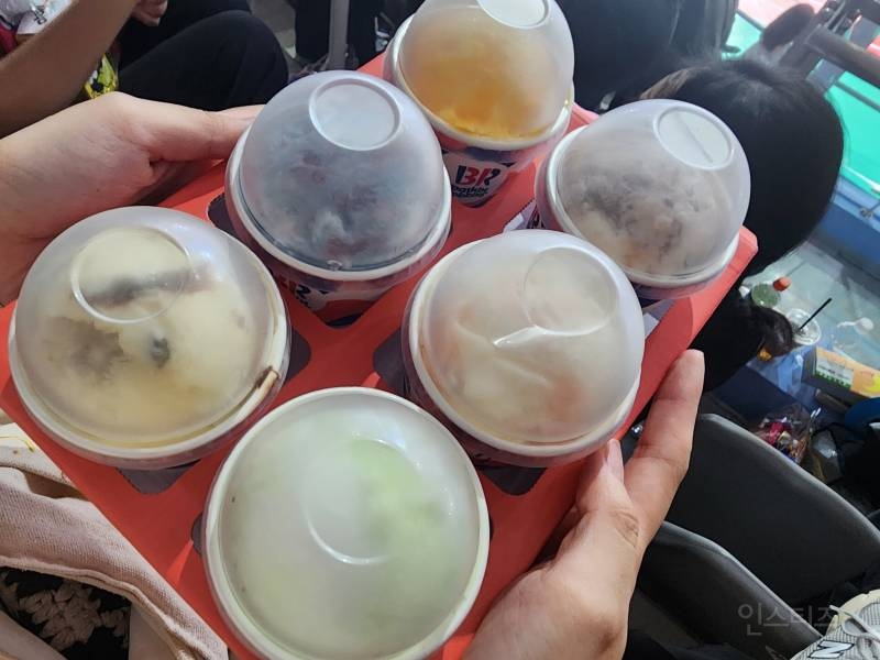 어제도 팬들 버스로 데려다준 아이돌.jpg | 인스티즈