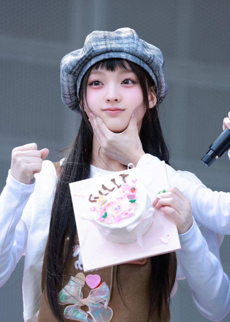 진짜 사진 찍고 싶게 생긴 아일릿 이로하.jpg | 인스티즈
