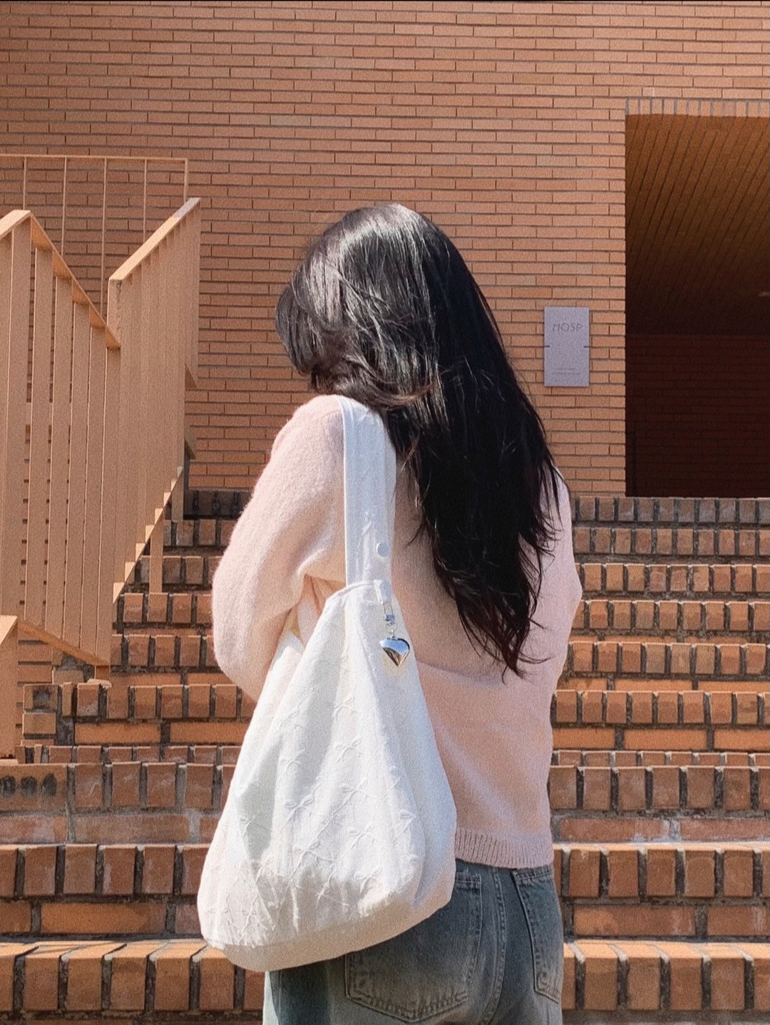 [잡담] 얘도라 이 가방 28500원 사는 거 어땡💕💕 | 인스티즈