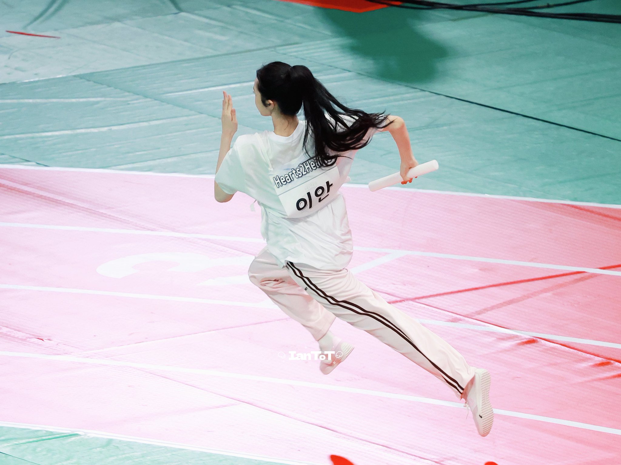 [잡담] 하투하 이안 뛰는 폼 봐 | 인스티즈