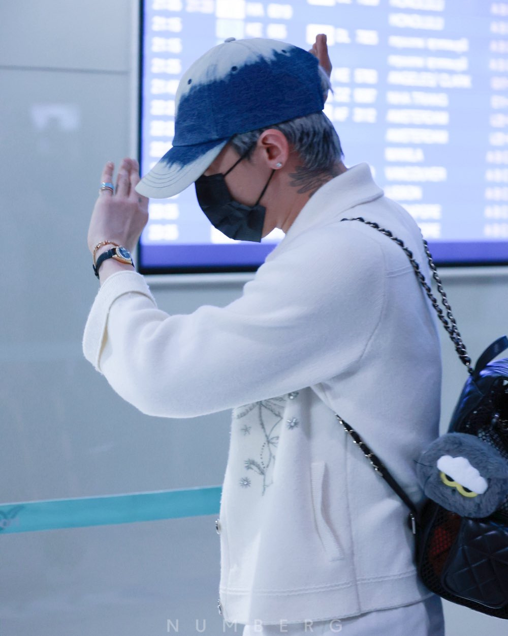 의외로 귀여운 지드래곤 출국 패션.JPG | 인스티즈