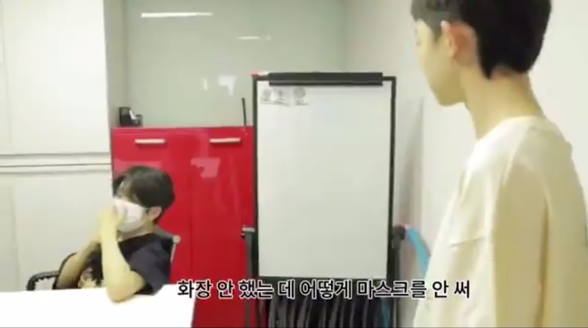 [잡담] 허씬롱 마스크 쓴 사진이 많아서 왜인가 했는데 | 인스티즈