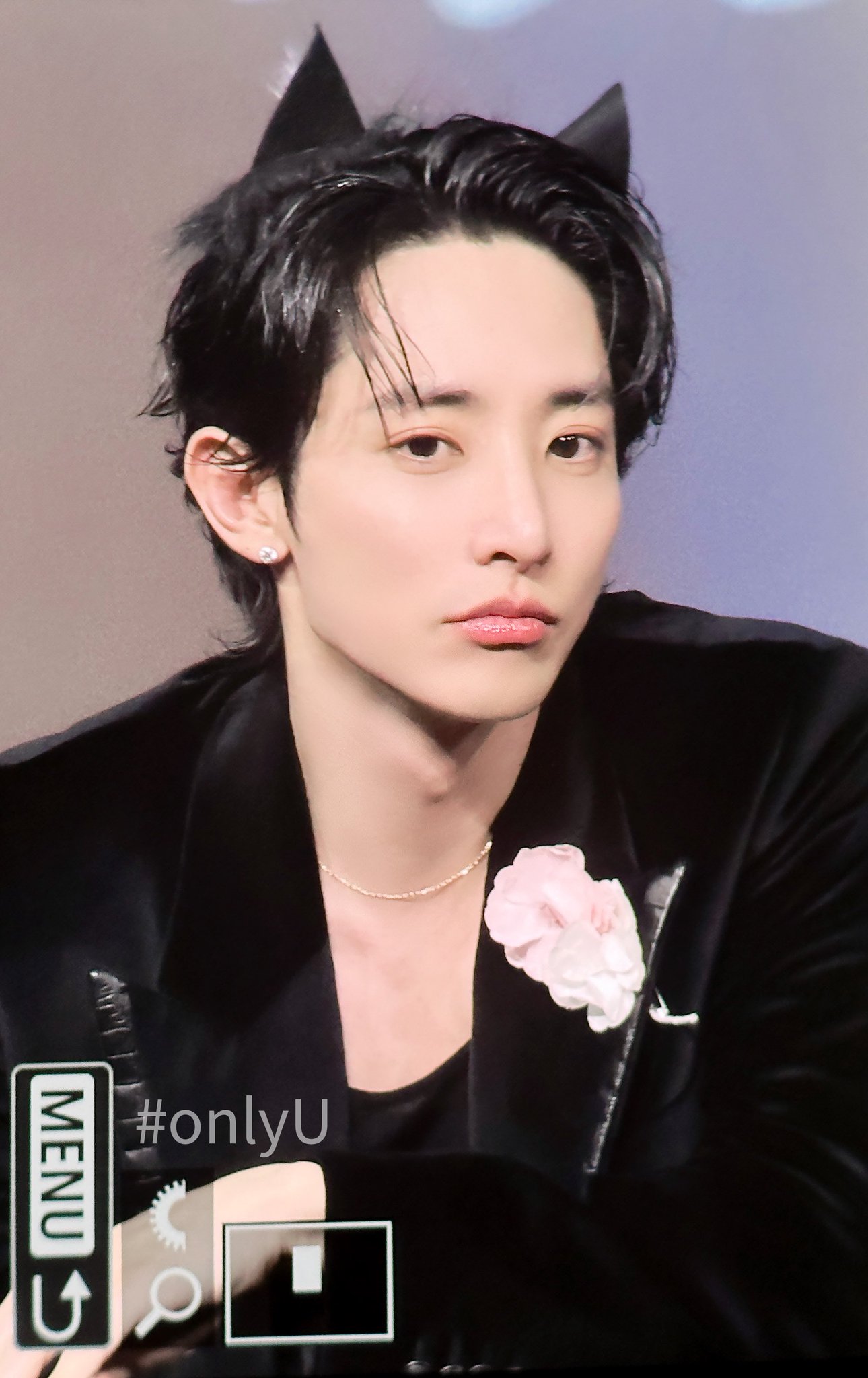 [잡담] 이수혁 어제 팬미팅 사진 볼 사람🐰🐈‍⬛ | 인스티즈