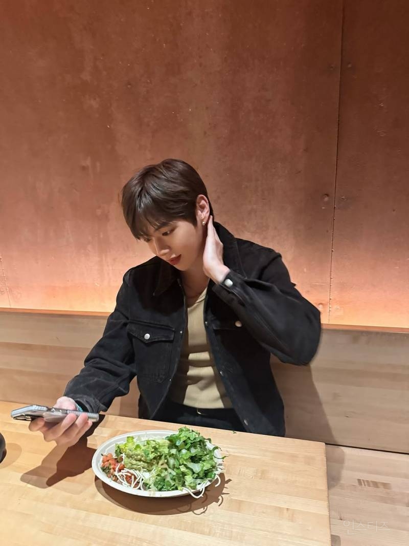 어제자 뉴욕 강다니엘 | 인스티즈