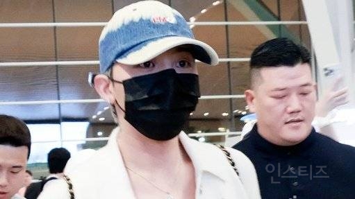 의외로 귀여운 지드래곤 출국 패션.JPG | 인스티즈