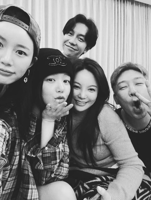 [잡담] MC몽, 이승기❤️이다인 부부와 만남..이유비도 함께 '끈끈한 친분' | 인스티즈