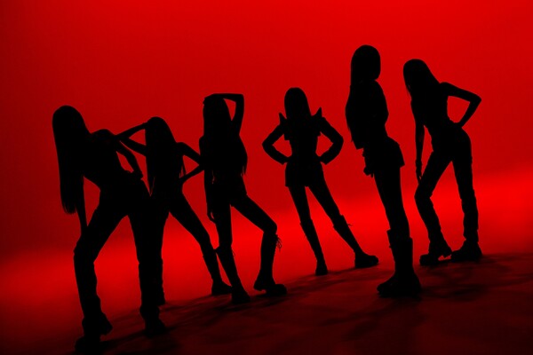 [정보/소식] '3년만 컴백' 모모랜드 'RODEO' 단체 콘셉트 포토...미스터리 아우라 | 인스티즈