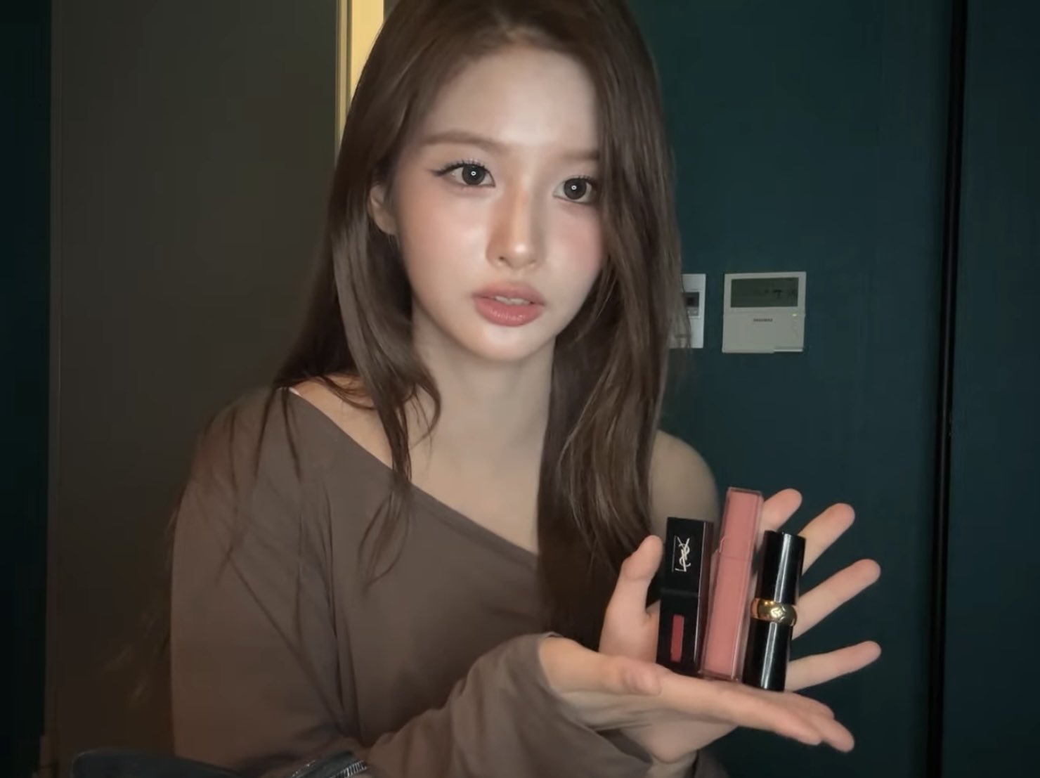 [잡담] 설윤이 요즘 제일 자주 쓴다는 립 3개라는데 | 인스티즈