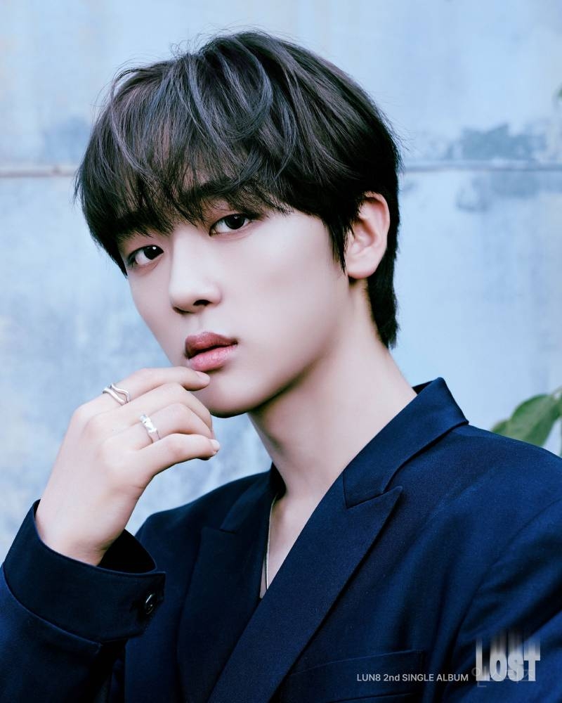 장발로 미친 미모력 보여준 남돌.jpg | 인스티즈