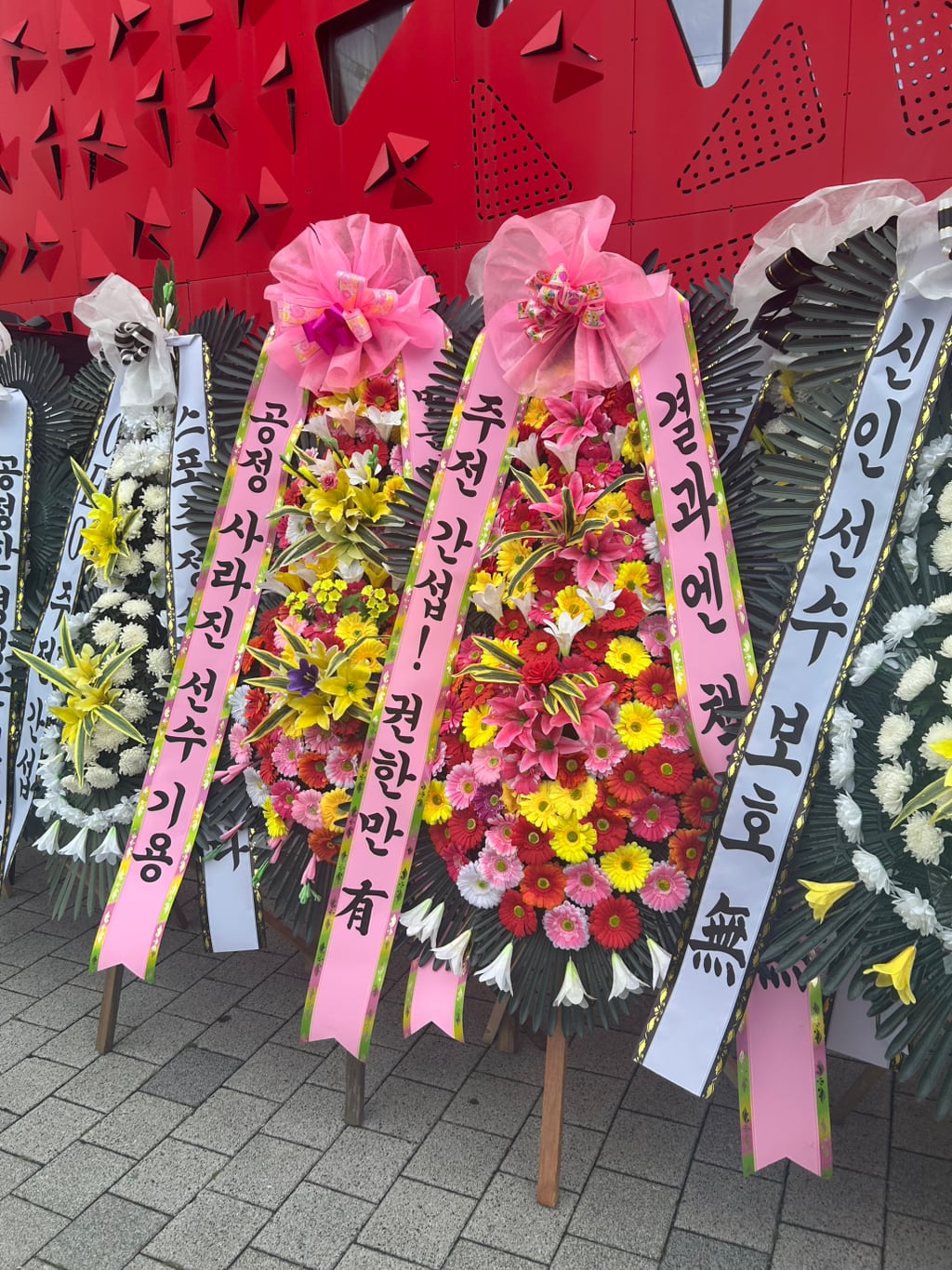 "불법촬영" 찍어서 유포하고 조롱하는 티원 구마유시 팬들과 고통받는 여성 피해자 | 인스티즈