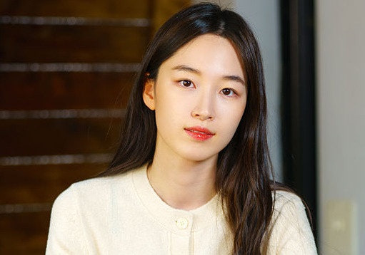 [잡담] 근데 김유정이 어려보이는게 아역 이미지 때문인듯 | 인스티즈