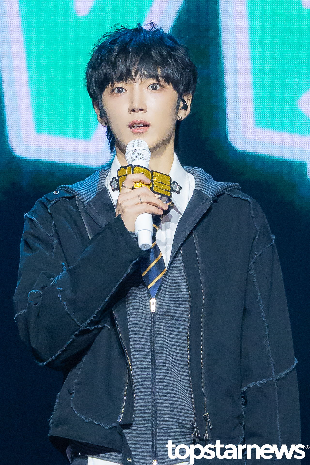 실시간 데뷔 쇼케이스 중인 FNC 신인 밴드 에이엠피(AxMxP) | 인스티즈