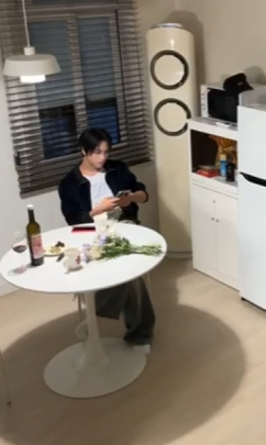 디테일이 ㄹㅇ 배운 변태라 해석하면 더 재밌는 해찬 신곡 뮤비 | 인스티즈