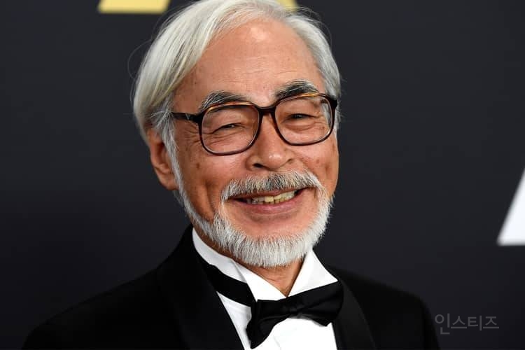 낯선모습의 오늘 올라온 미야자키 하야오 사진.jpg | 인스티즈