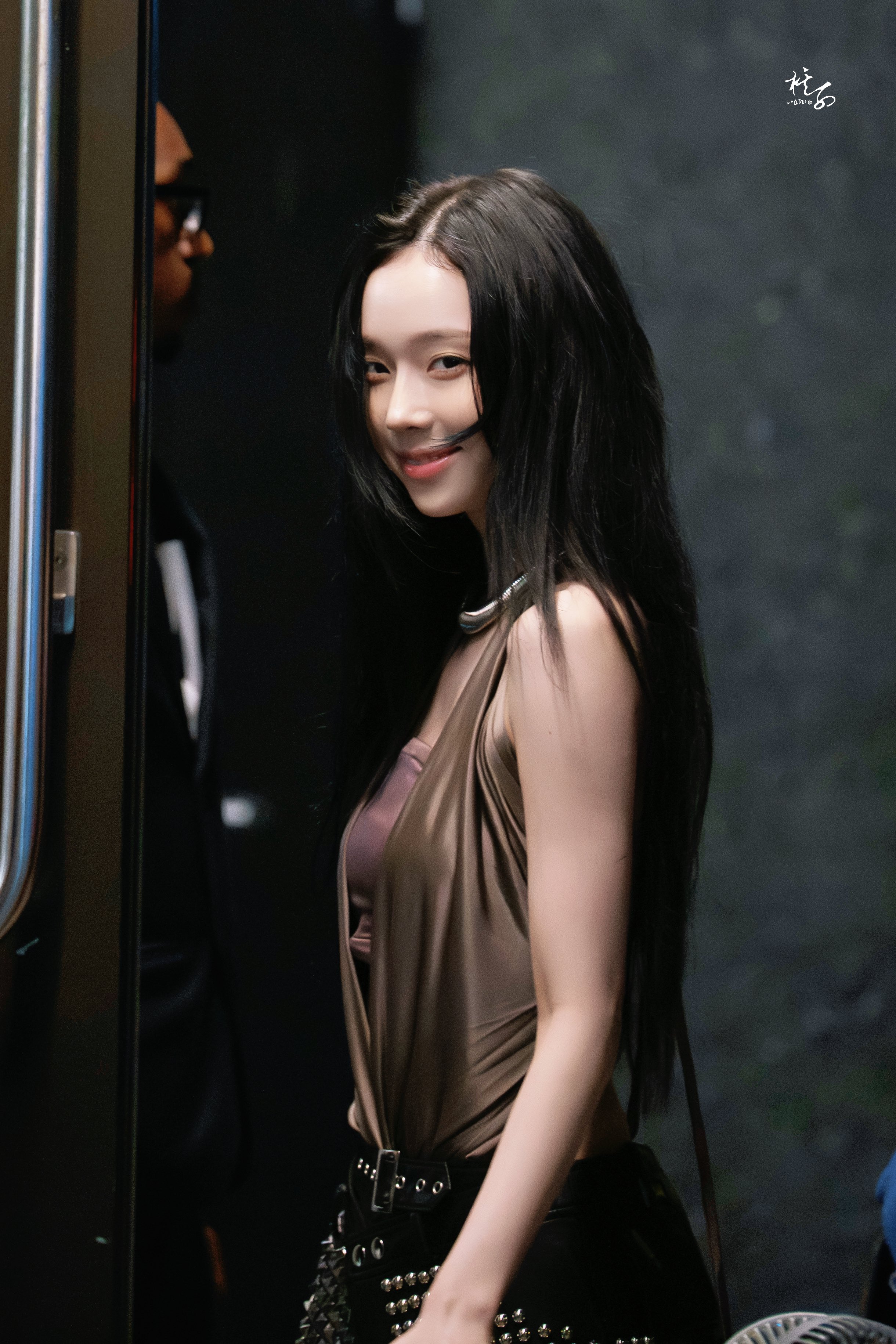 [잡담] 뉴욕 GMA 출근한 카리나 윈터 | 인스티즈