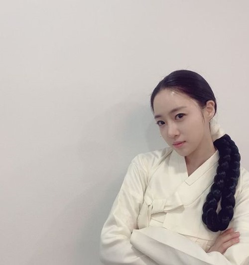 [잡담] 아래 글 보고 은정 한복 찾아봤는데 | 인스티즈