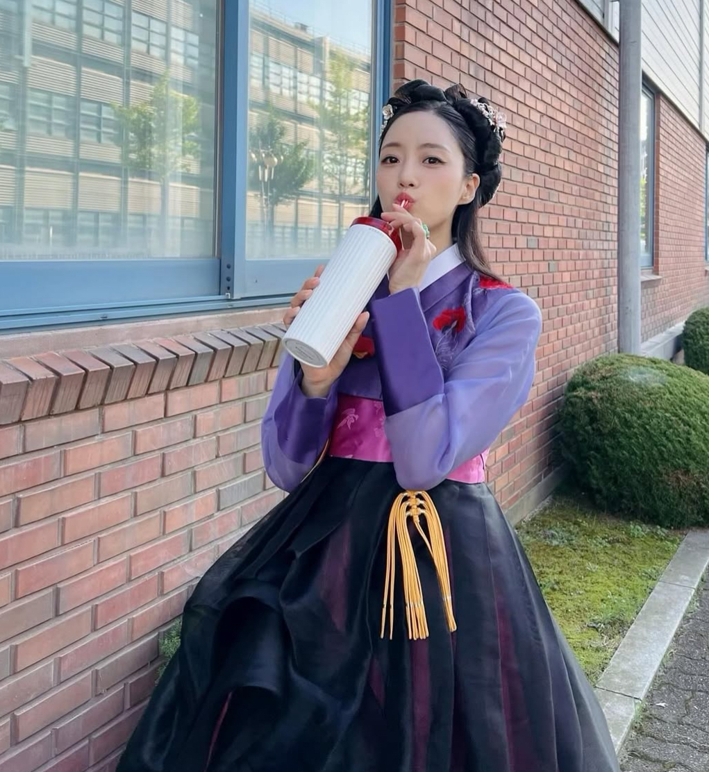 [잡담] 아래 글 보고 은정 한복 찾아봤는데 | 인스티즈