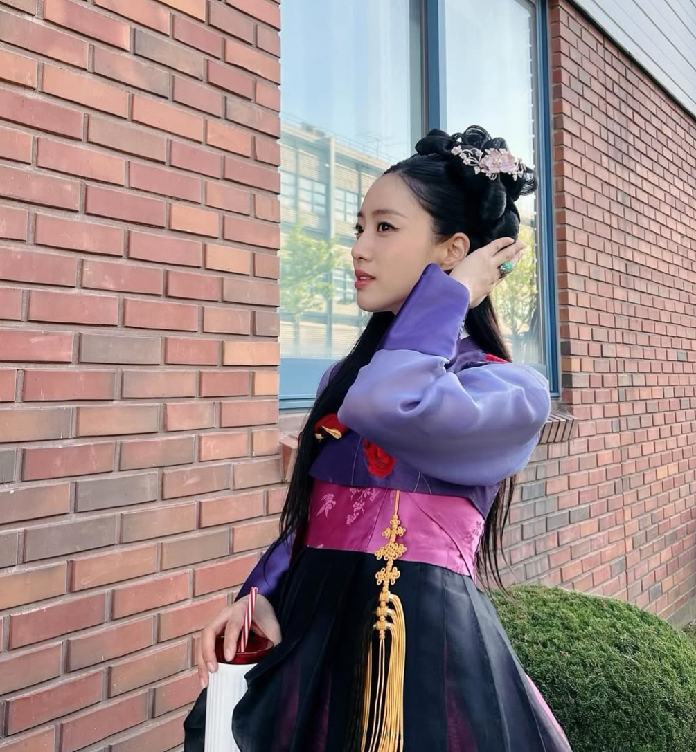 [잡담] 아래 글 보고 은정 한복 찾아봤는데 | 인스티즈