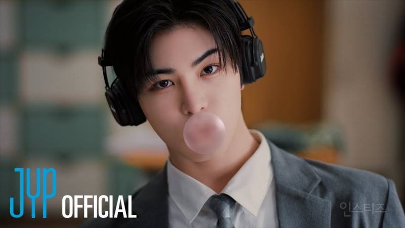 3개 앨범 연속으로 썸네일 담당한 남돌 | 인스티즈