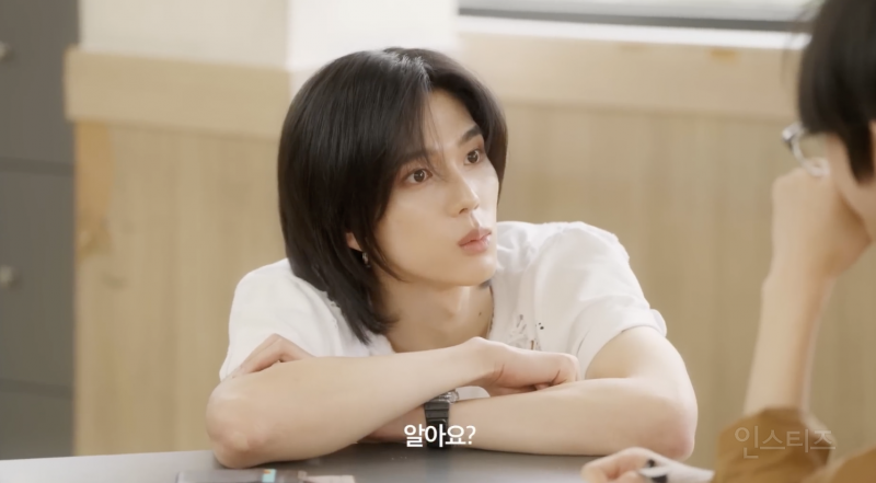 잘생긴 남자가 미술학원 모델로 온다면..? | 인스티즈