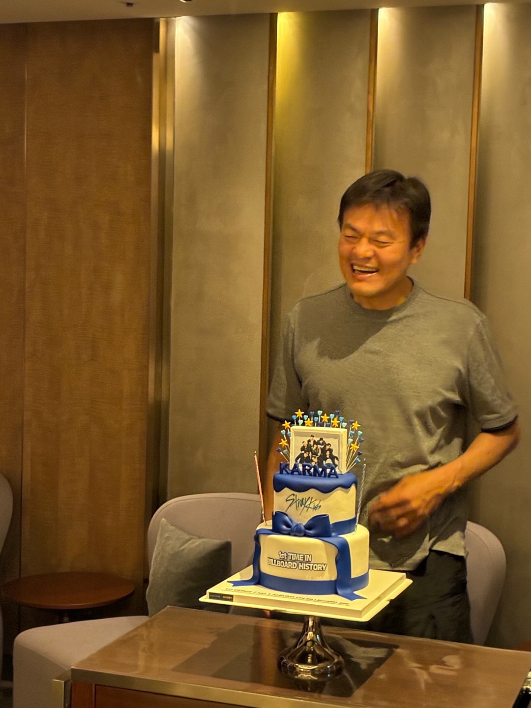 스키즈 멤버 8인에게 금 20돈씩 선물한 JYP 박진영 | 인스티즈