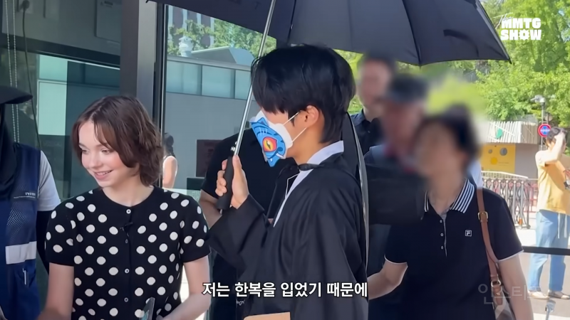 한국 좋아하기로 유명한 웬즈데이 이니드의 창덕궁 투어 (feat.문명특급) | 인스티즈