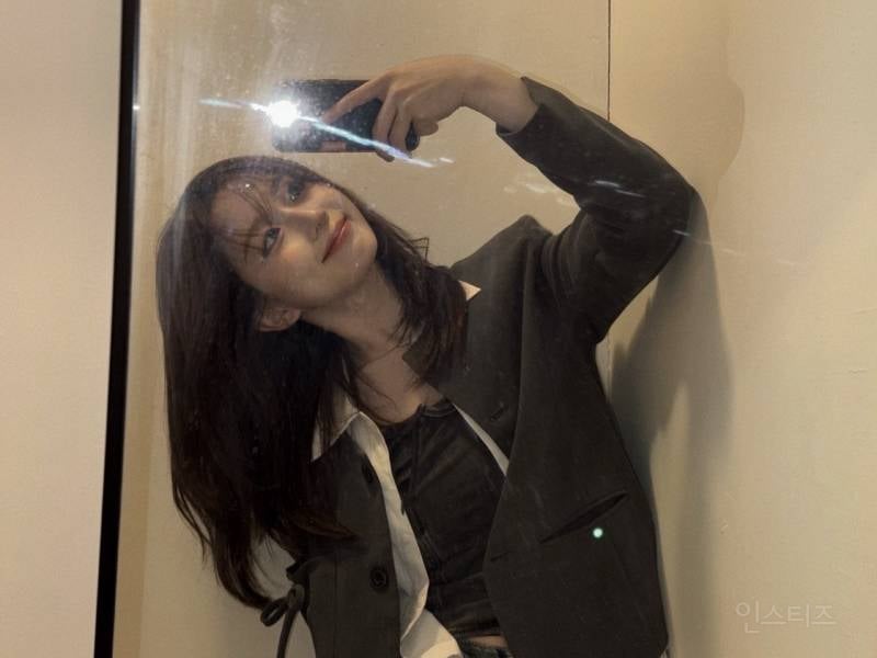 어른여자 느낌난다고 팬들 반응 좋은 엔믹스 해원 거울셀카 | 인스티즈