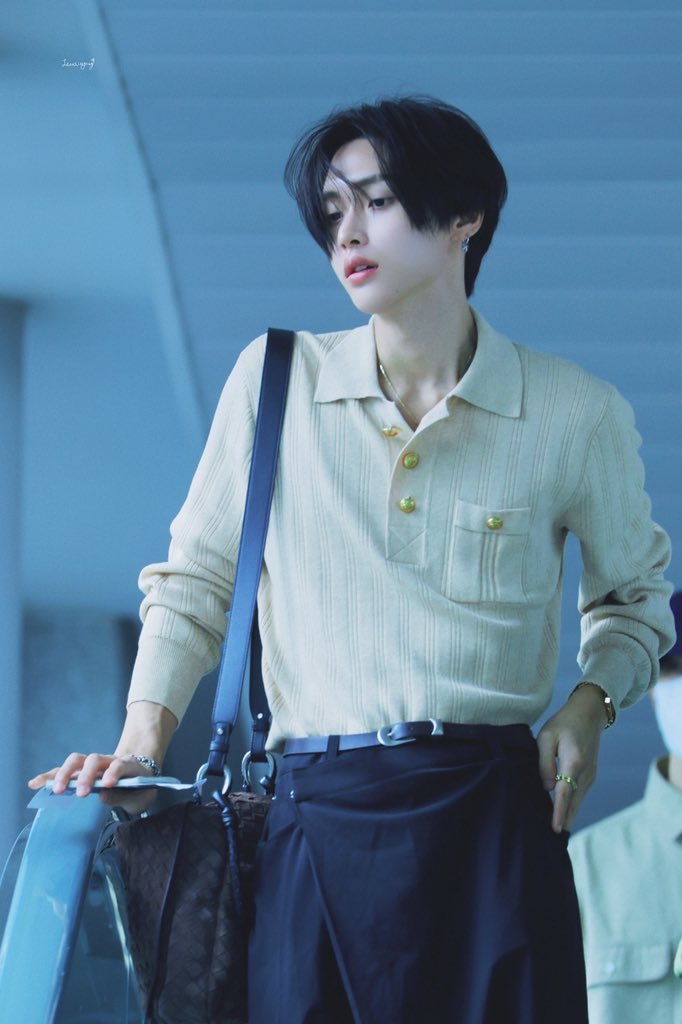 [잡담] 엥 원빈이 핏줄이 옷을 뚫음.. | 인스티즈