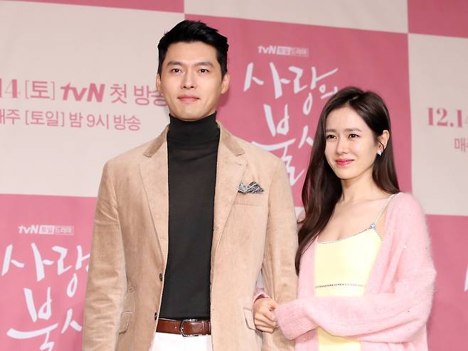 [정보/소식] 손예진 "'사불' 리정혁 못잊어”… 현빈 언급에 함박웃음 | 인스티즈