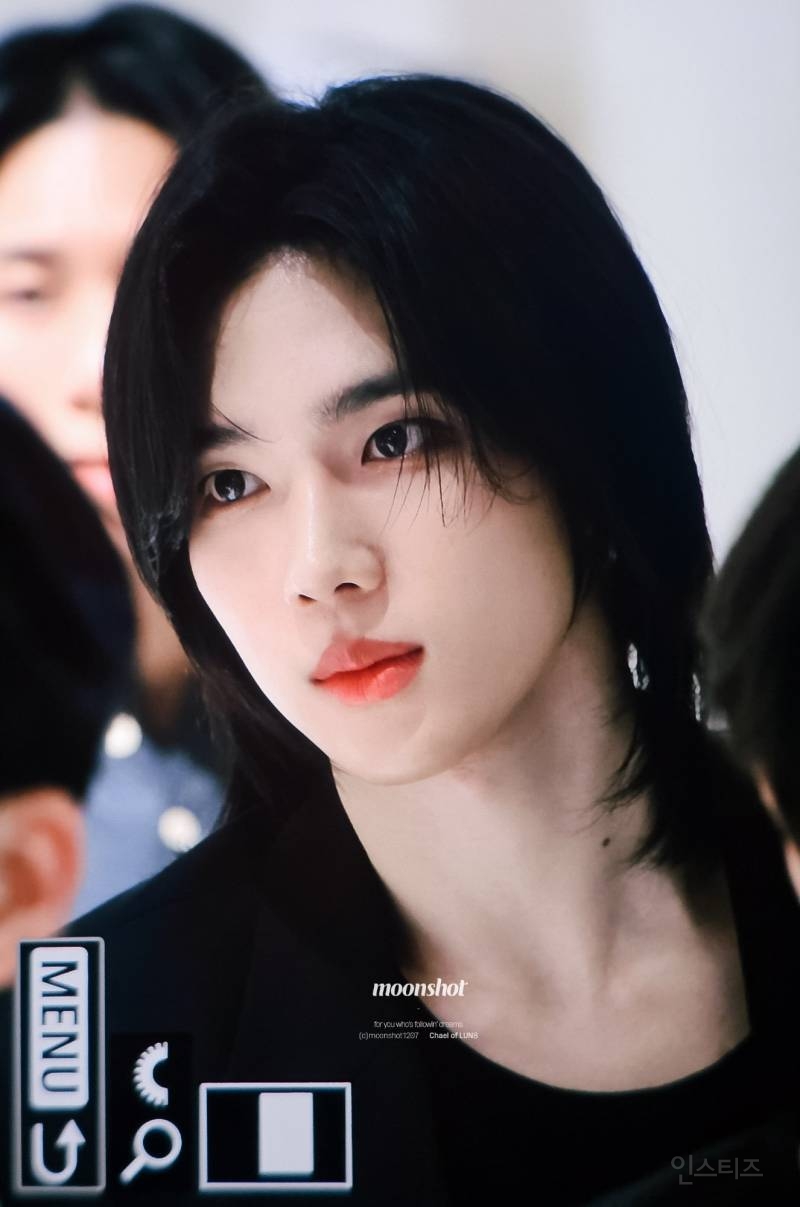 카페 알바생이 너무 잘생겼어요..jpg | 인스티즈