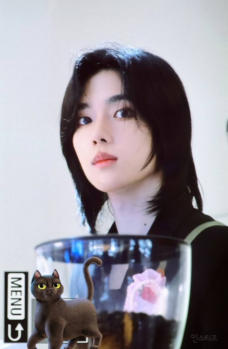 카페 알바생이 너무 잘생겼어요..jpg | 인스티즈