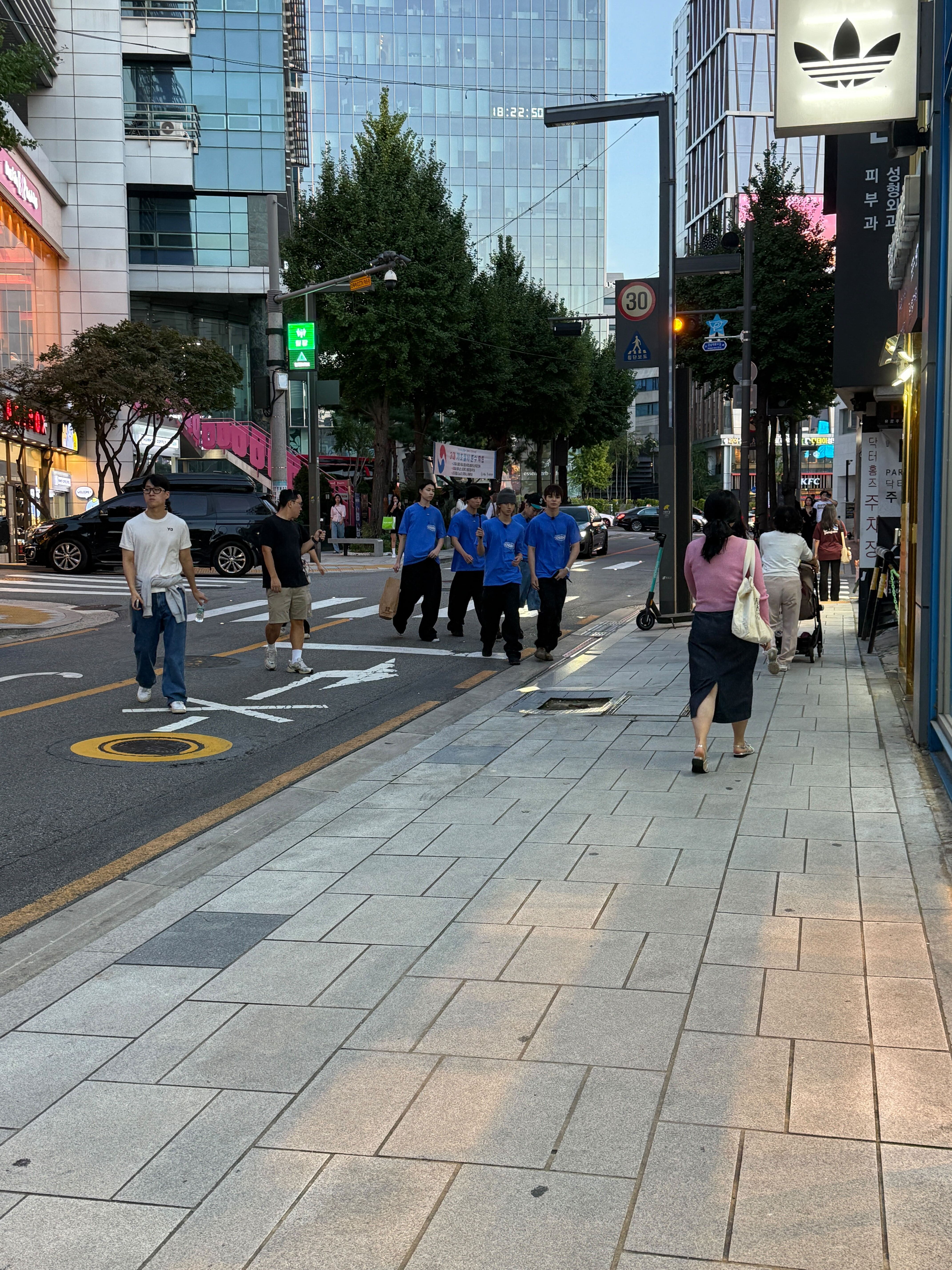 [잡담] 나 오늘 가로수길에서 박재범 봄 | 인스티즈