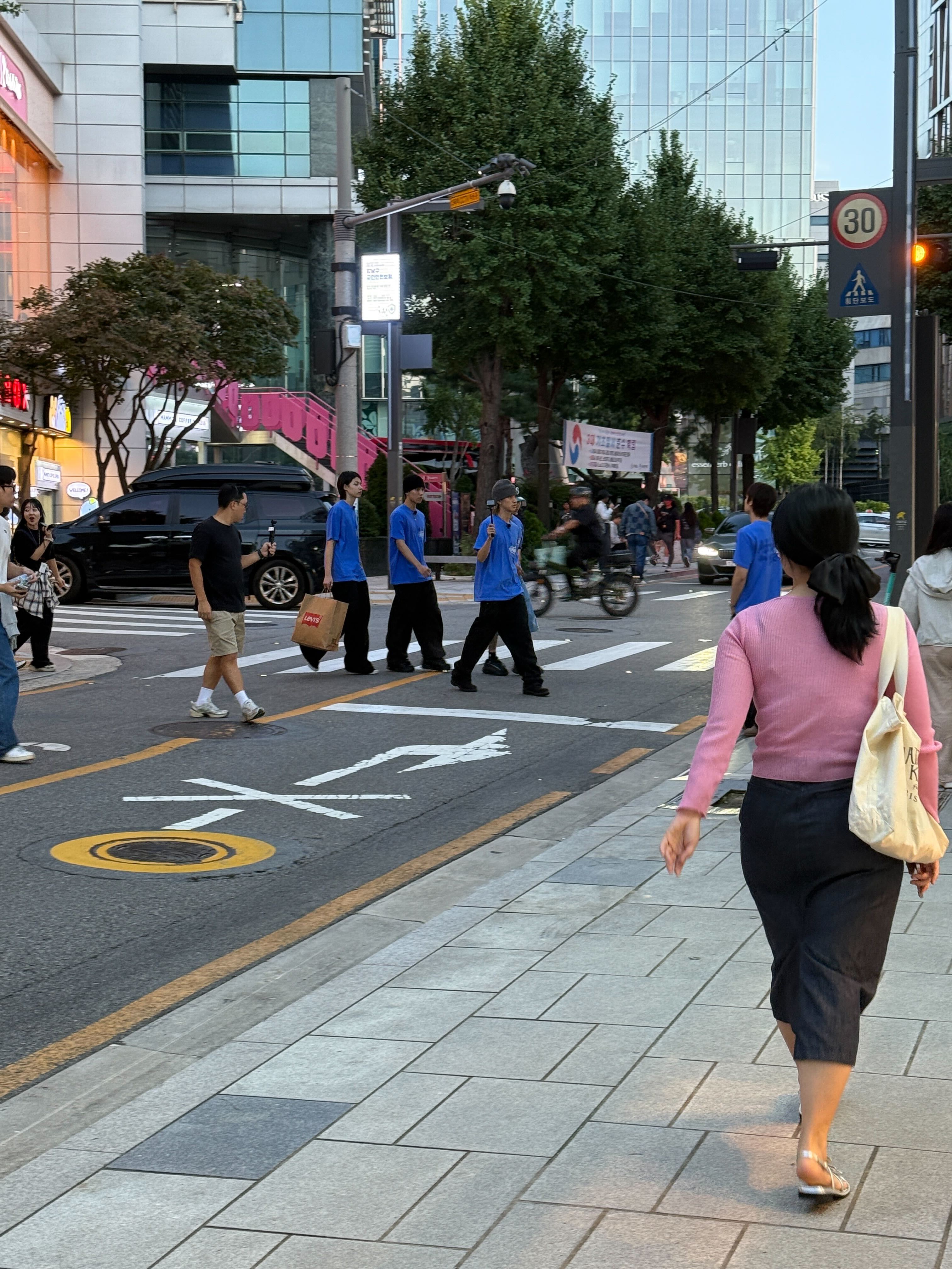 [잡담] 나 오늘 가로수길에서 박재범 봄 | 인스티즈