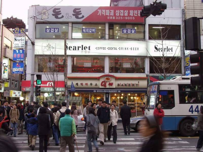 [잡담] 와 근데 2000년대 서울 사진보는데 간판 다 한국어인거 너무 좋다 | 인스티즈