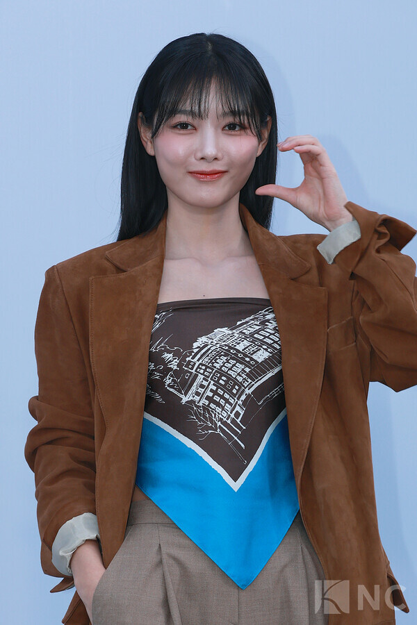 [잡담] 오늘 김유정 미스지콜렉션 포토콜 기사사진 | 인스티즈